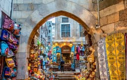 Stopover Tour to Giza Pyramids, Egyptian Museum & Bazaar thumbnail 1