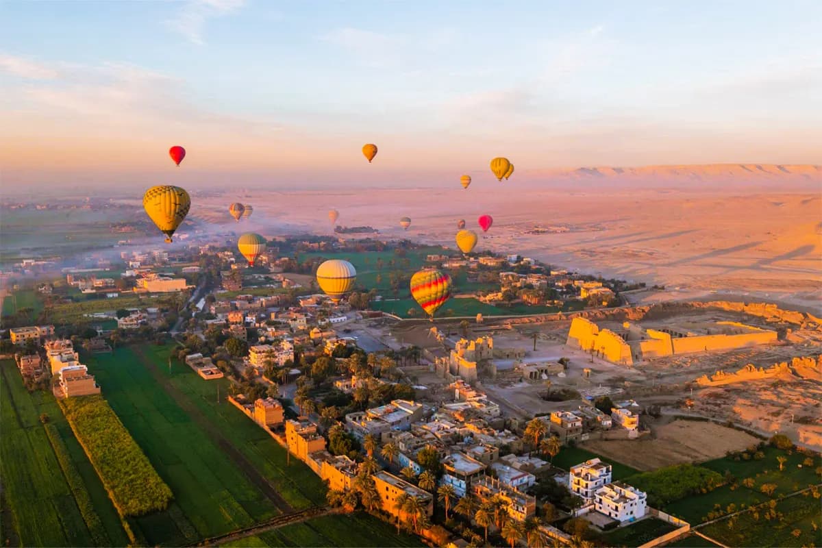 Hot Air Balloon Ride over Luxor thumbnail 1