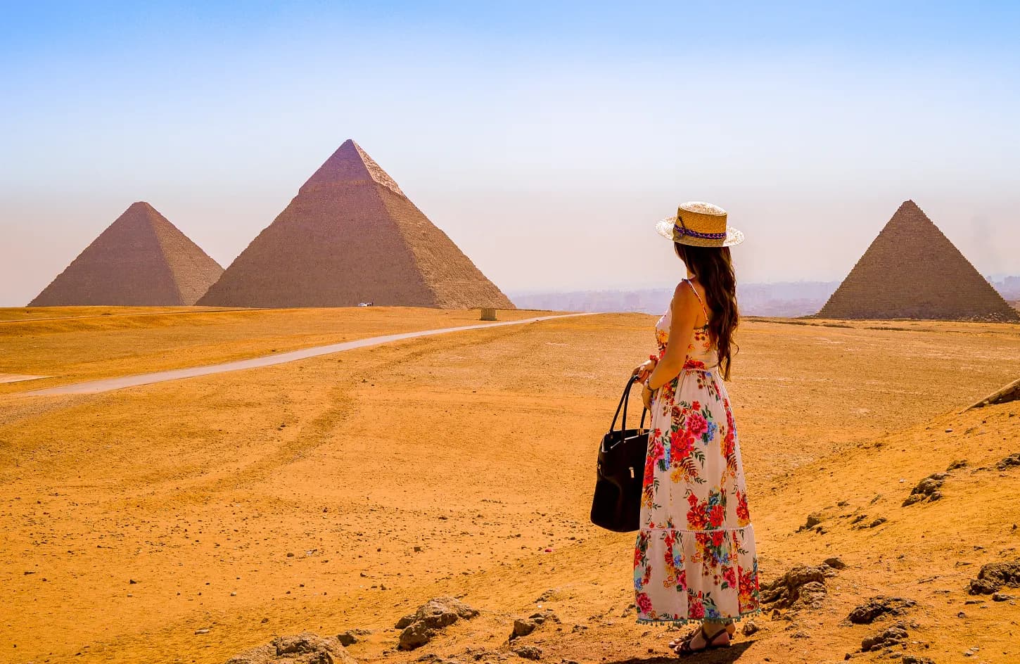 Day Tour of Giza Pyramids & Egyptian Museum From Alexandria Port thumbnail 1