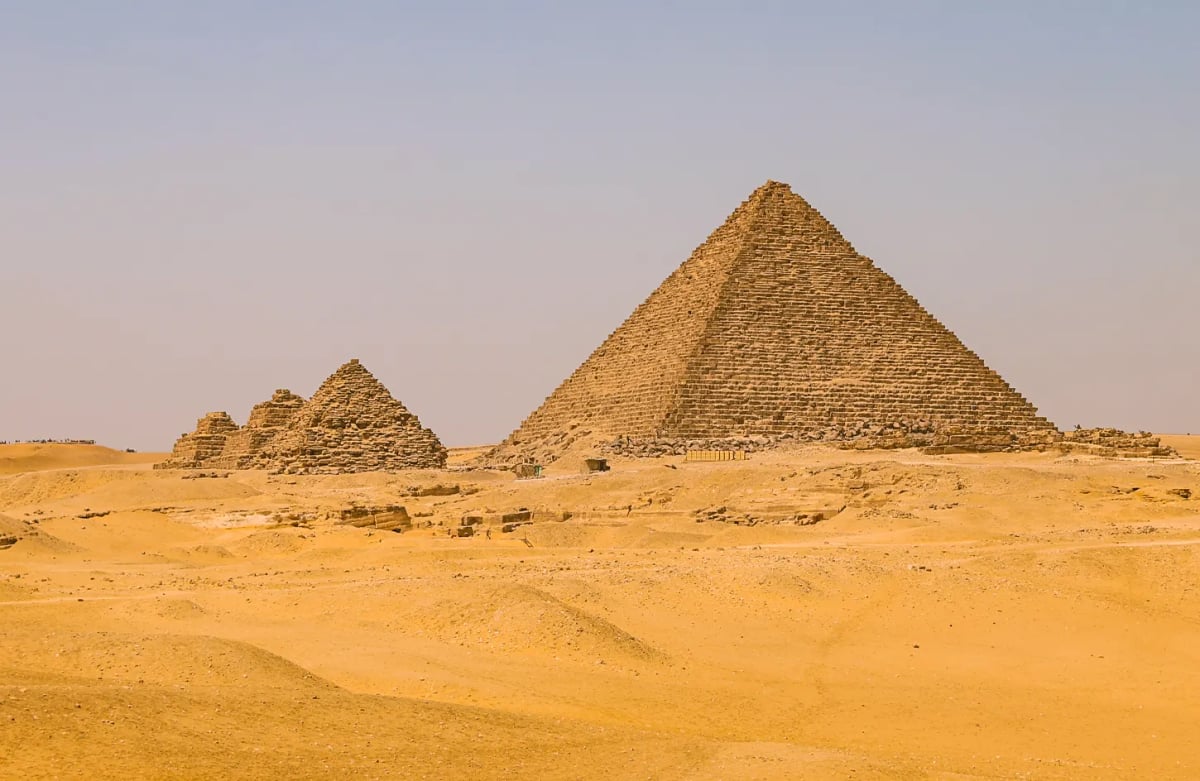Private Layover Tour to Pyramids of Giza & Sphinx 6