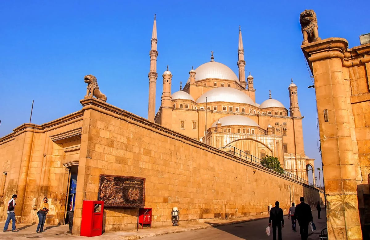 Day Tour to Egyptian Museum, Citadel & Khan Khalili Bazaar 2025 2