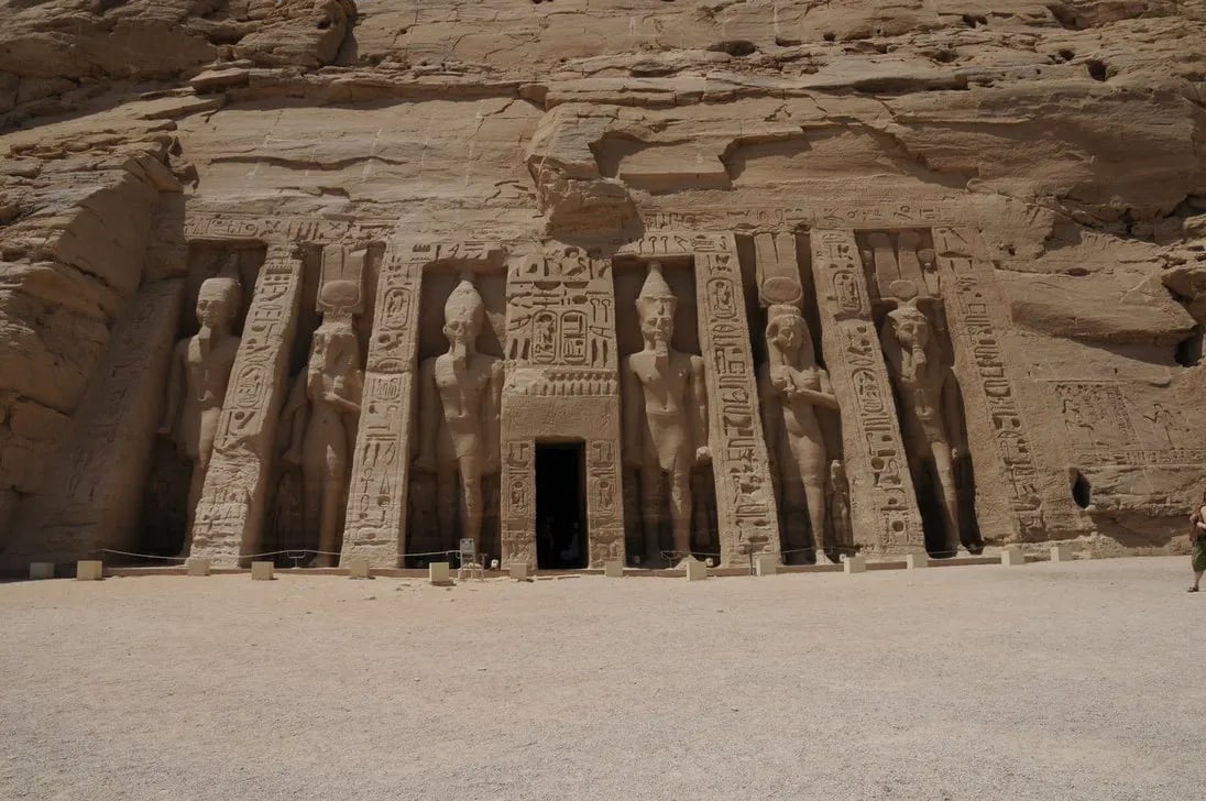 Trip To Abu Simbel from Aswan by Flight 4