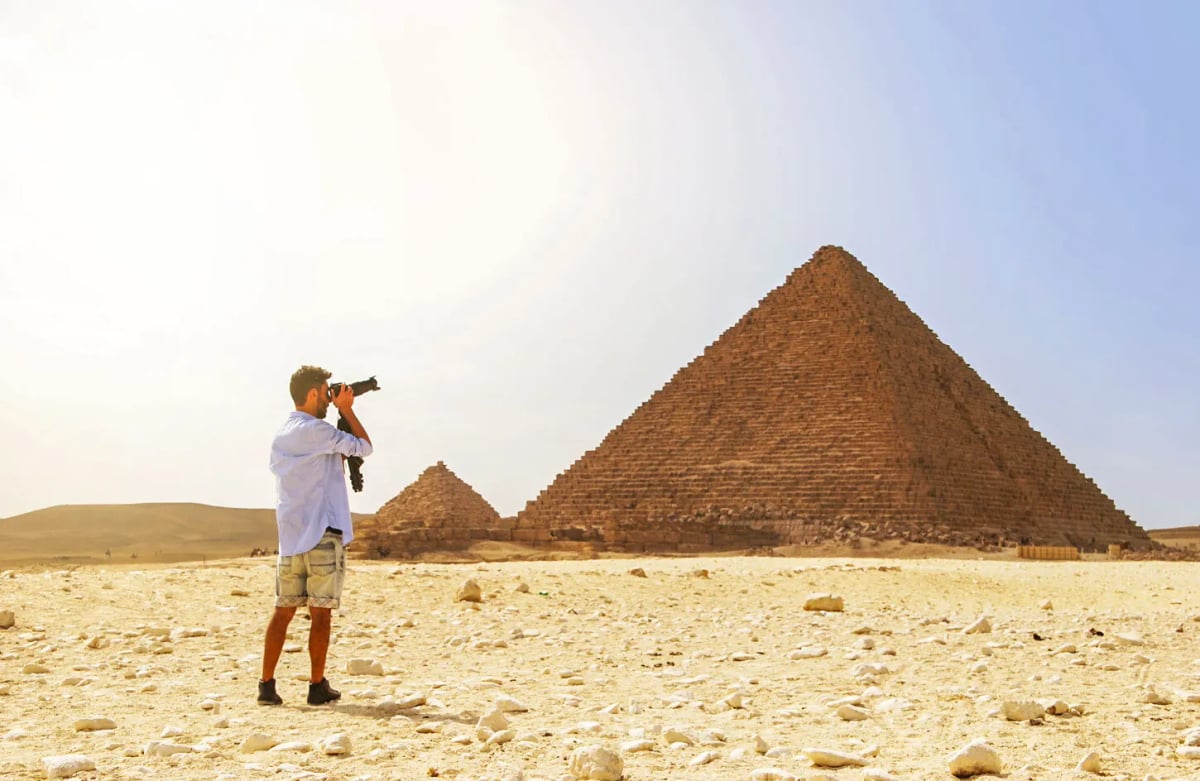 Private Layover Tour to Pyramids of Giza & Sphinx 3