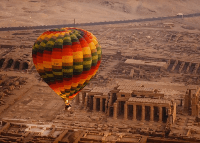 Hot-Air-ballon-in-luxor