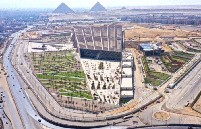 the grand egyptian museum tourist walkway